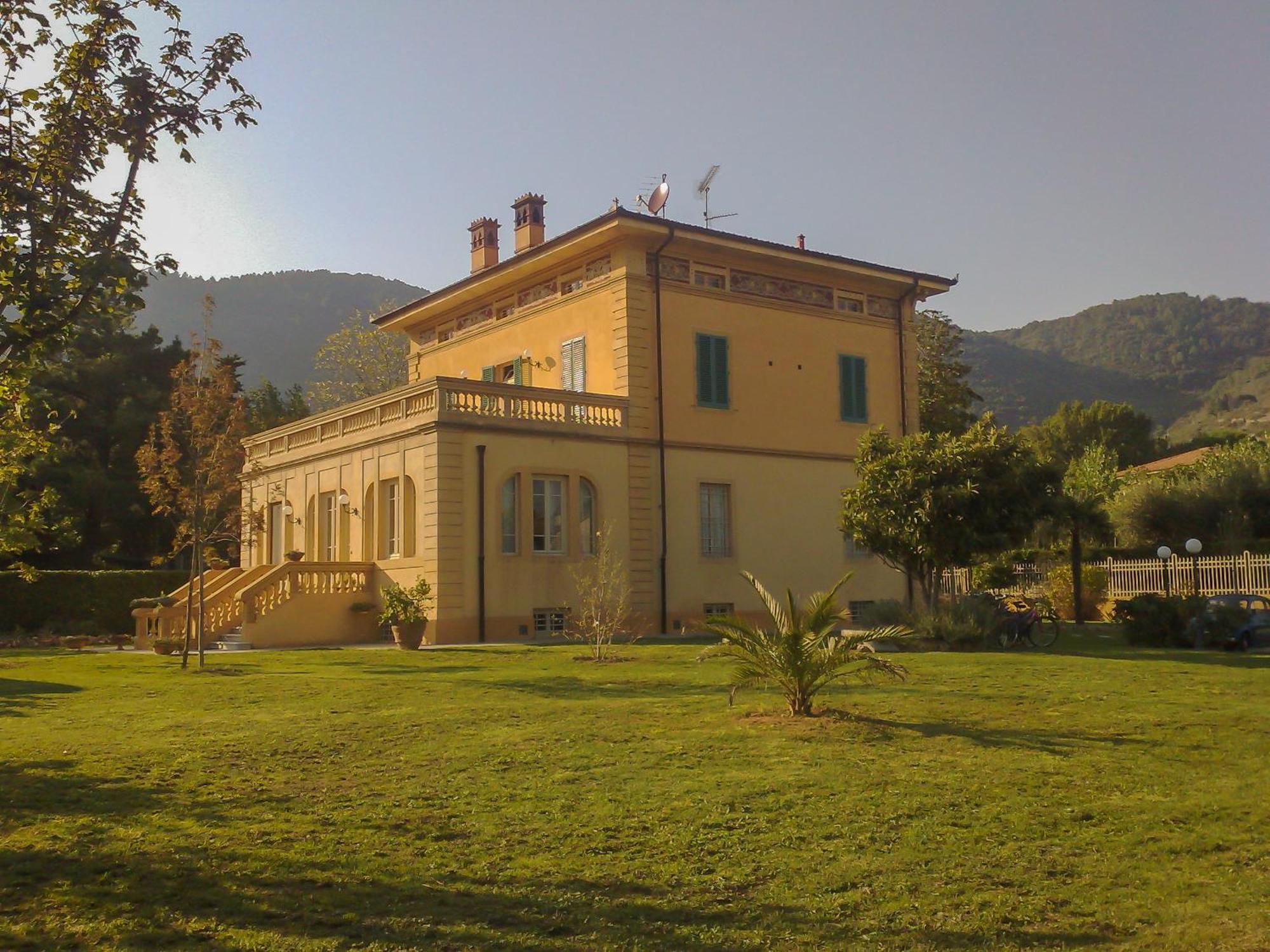 Marta Guest House Lucca Exterior photo